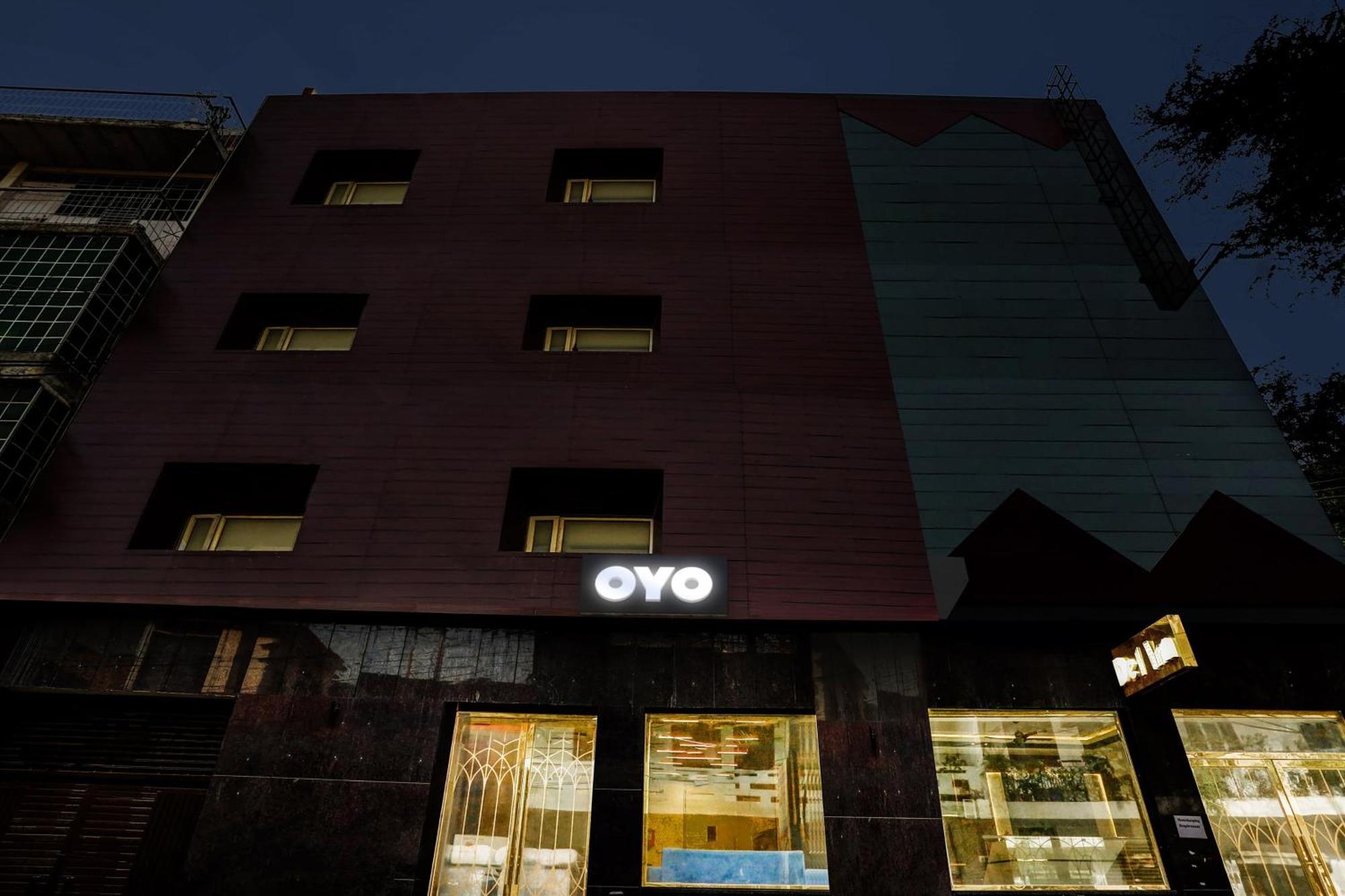 Hotel Collecion O White House Nuova Delhi Esterno foto